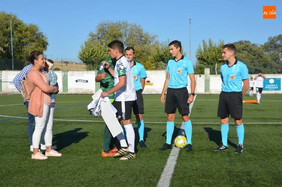 Foto 10 - Al Salamanca UDS le sale muy caro ganar el derbi al Guijuelo (1-2)