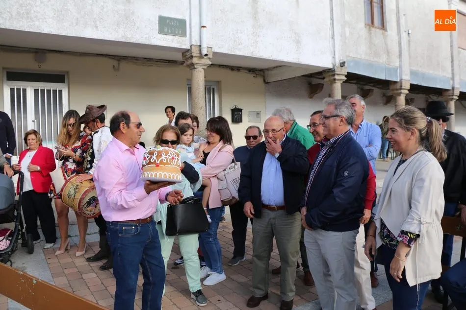 Foto 11 - Nieves Mart&iacute;n y Castora del Arco ejercen de Madrinas en Guadramiro  
