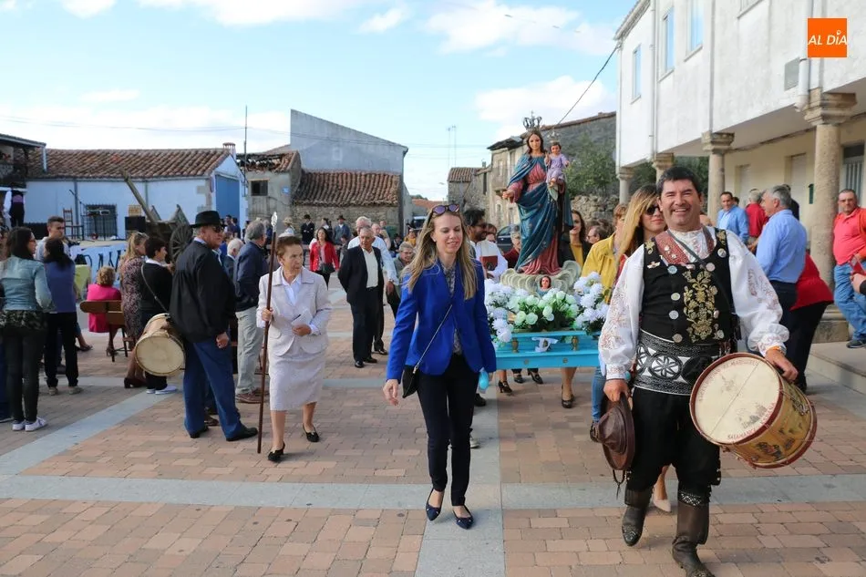 Foto 7 - Nieves Mart&iacute;n y Castora del Arco ejercen de Madrinas en Guadramiro  