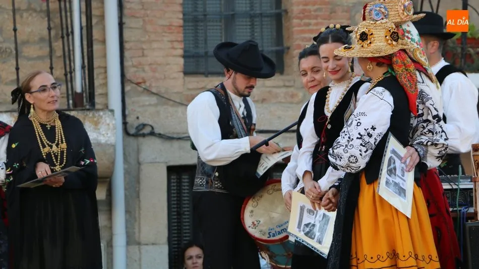 Foto 4 - El II Certamen de Tamborileros &lsquo;Andr&eacute;s Calles&rsquo; re&uacute;ne en Guadramiro a una veintena de...