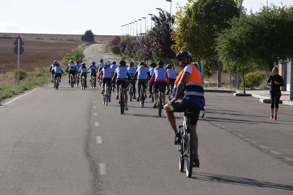 Foto 7 - Buen ambiente en la Quedada de Mujeres Ciclistas en Carbajosa