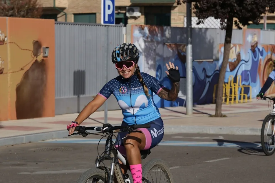 Foto 6 - Buen ambiente en la Quedada de Mujeres Ciclistas en Carbajosa
