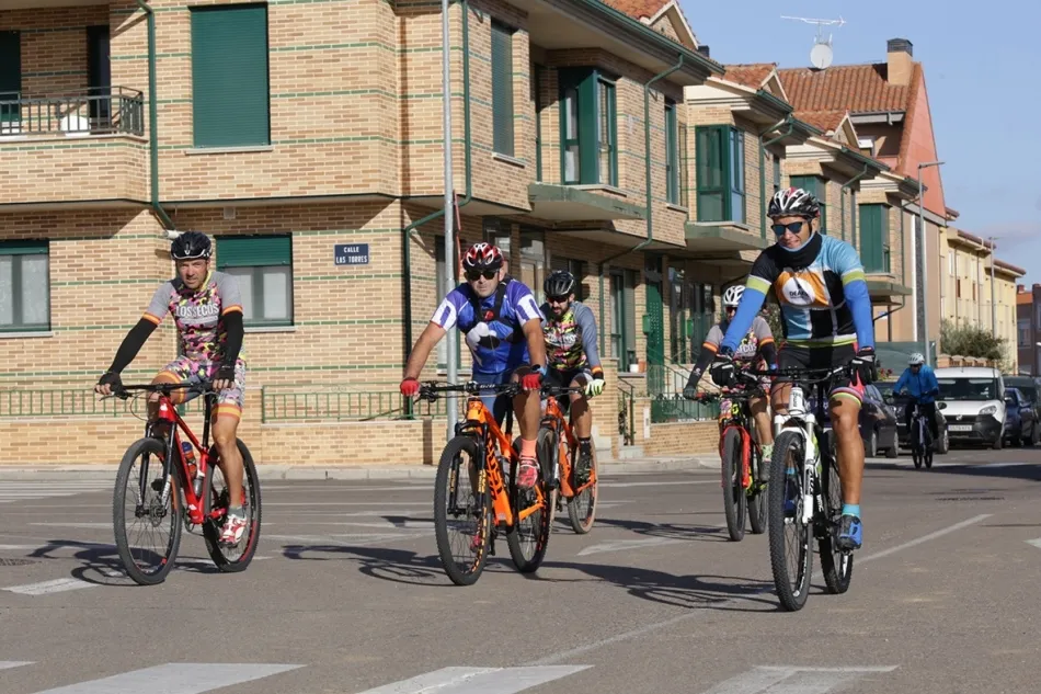 Foto 4 - Buen ambiente en la Quedada de Mujeres Ciclistas en Carbajosa