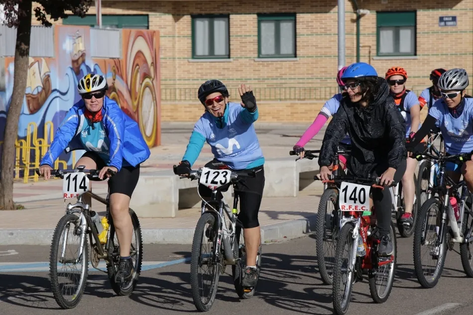 Foto 3 - Buen ambiente en la Quedada de Mujeres Ciclistas en Carbajosa