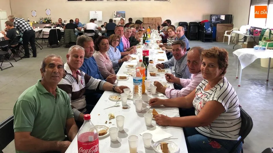 Una gran paella para festejar el Día de la Hispanidad en Gejo de los Reyes  