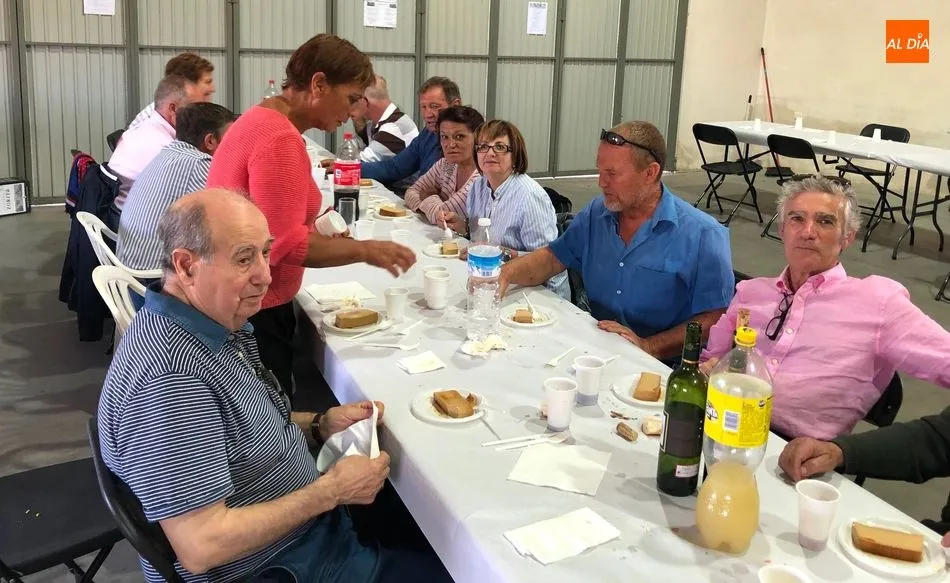 Foto 9 - Una gran paella para festejar el D&iacute;a de la Hispanidad en Gejo de los Reyes  