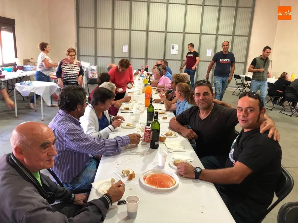 Foto 7 - Una gran paella para festejar el D&iacute;a de la Hispanidad en Gejo de los Reyes  