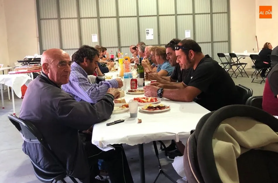 Foto 5 - Una gran paella para festejar el D&iacute;a de la Hispanidad en Gejo de los Reyes  