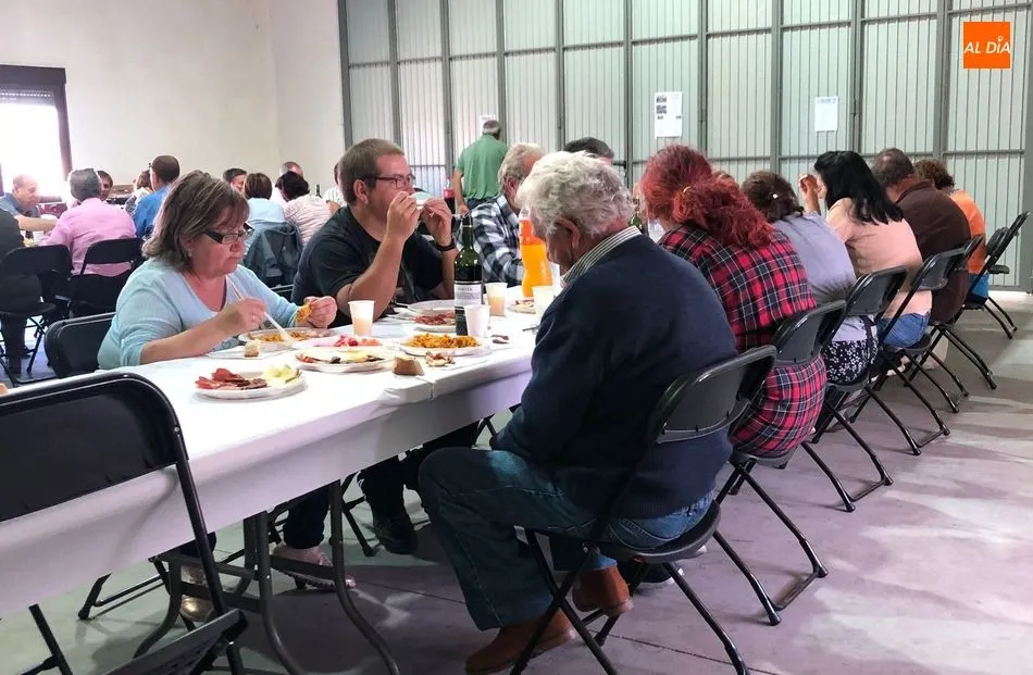 Foto 3 - Una gran paella para festejar el D&iacute;a de la Hispanidad en Gejo de los Reyes  