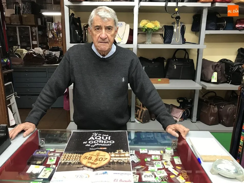 Foto 4 - La loter&iacute;a de SALAMANCArtv AL D&Iacute;A con el n&uacute;mero 58.507 corre por la capital y toda la provincia  
