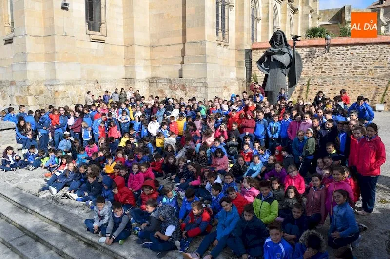 Foto 4 - El Colegio Santa Isabel no se pierde la salida de clausura de Santa Teresa