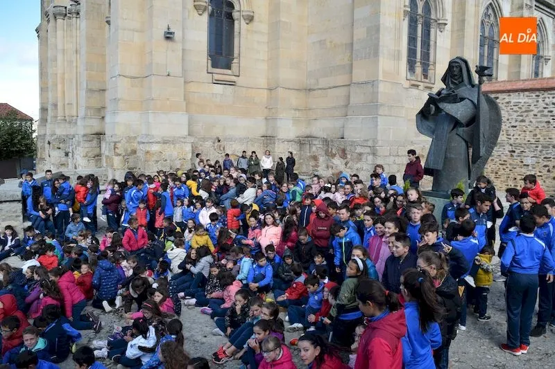 Foto 3 - El Colegio Santa Isabel no se pierde la salida de clausura de Santa Teresa