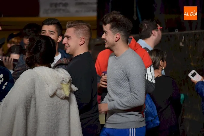 Foto 6 - Las pe&ntilde;as ponen la fiesta en el &lsquo;Chupinazo&rsquo;