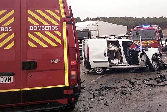Imagen del accidente ocurrido en Medina de Rioseco / Bomberos Valladolid