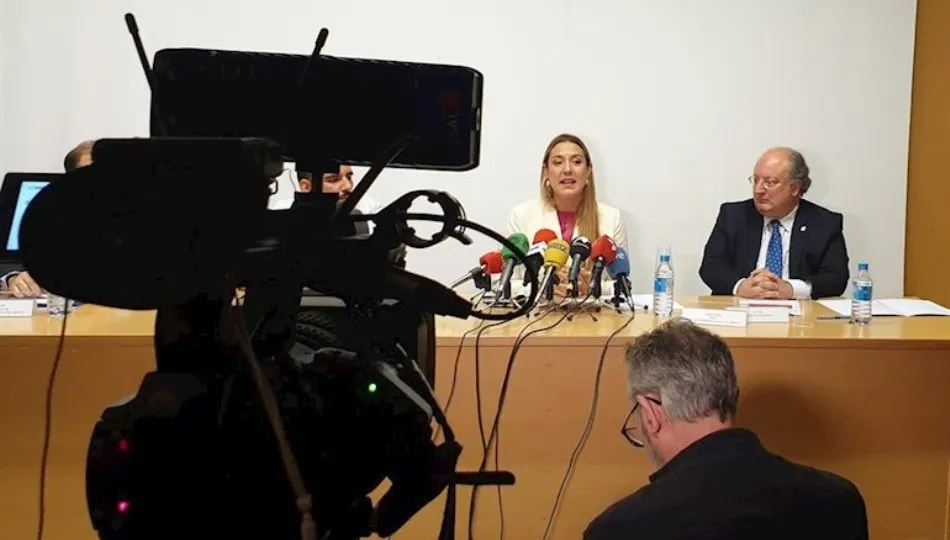 La fundadora de We can be heroes, Ana del Fraile, en la presentación de esta iniciativa en el  Centro de Investigación del Cáncer de Salamanca. Foto EP