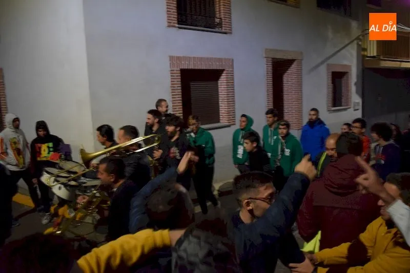 Foto 7 - El encierro nocturno abre los actos taurinos de las fiestas