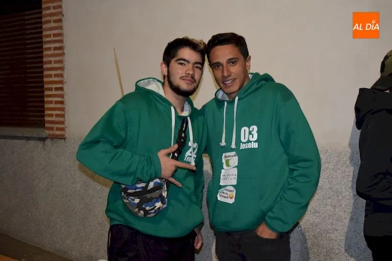 Foto 4 - El encierro nocturno abre los actos taurinos de las fiestas