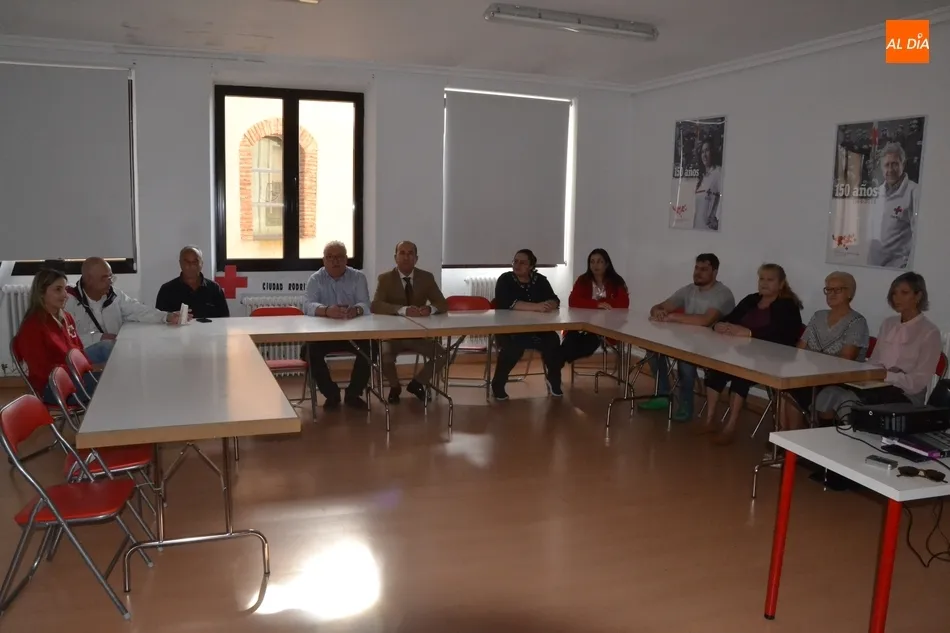 Foto 2 - Cruz Roja comparte un caf&eacute; con los interesados en conocer su trabajo  