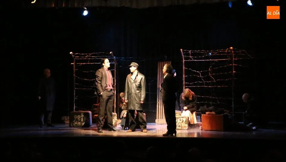 Representación de La Lengua Teatro, compañía ganadora de la edición 2019  / CORRAL