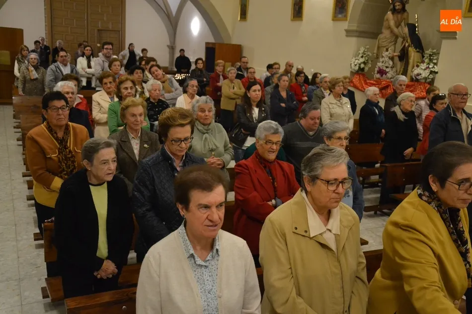 Concurrida celebración de la festividad de Santa Teresa en el Convento de las Carmelitas  