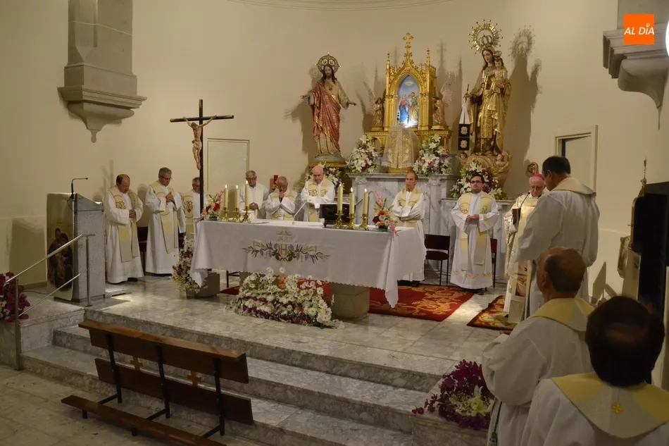 Foto 5 - Concurrida celebraci&oacute;n de la festividad de Santa Teresa en el Convento de las Carmelitas  