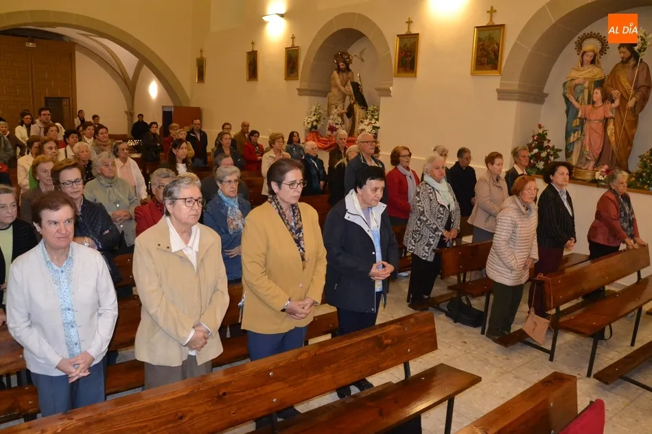 Foto 9 - Concurrida celebraci&oacute;n de la festividad de Santa Teresa en el Convento de las Carmelitas  