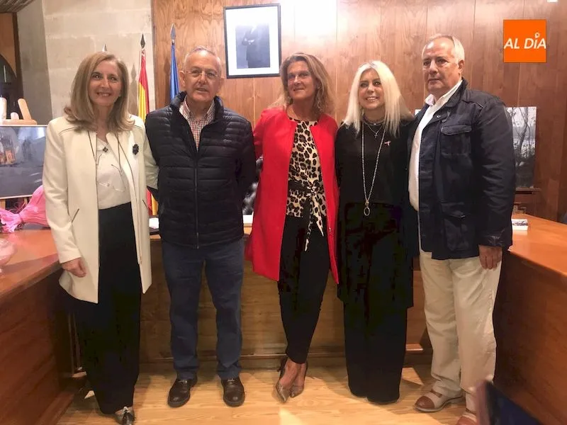 Foto 4 - &ldquo;Desde hoy todos los que formamos parte de la Asociaci&oacute;n Espa&ntilde;ola Contra el C&aacute;ncer somos un...