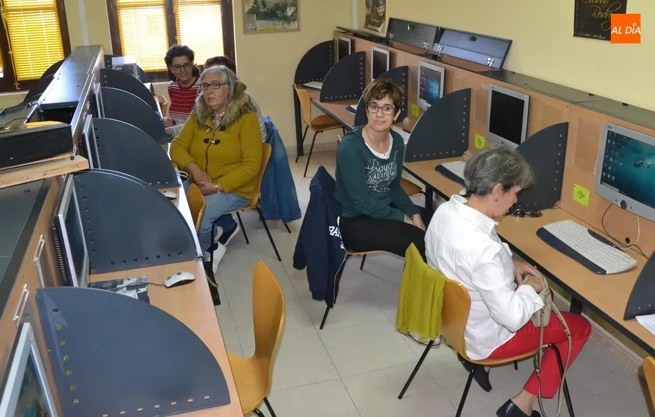 Foto 3 - Arranca la nueva tanda de cursos de inform&aacute;tica, que cuentan con 53 alumnos en total  
