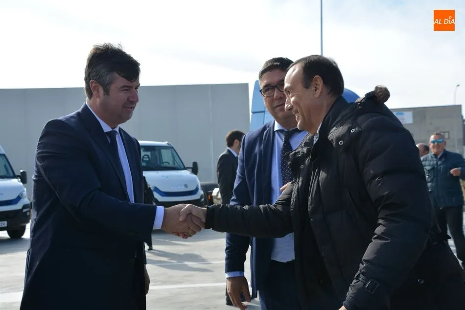 Foto 8 - Salamanca Naturgy y Beconsa inauguran la primera estaci&oacute;n p&uacute;blica de carga de gas natural para...