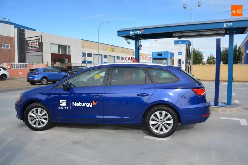 Foto 4 - Salamanca Naturgy y Beconsa inauguran la primera estaci&oacute;n p&uacute;blica de carga de gas natural para...