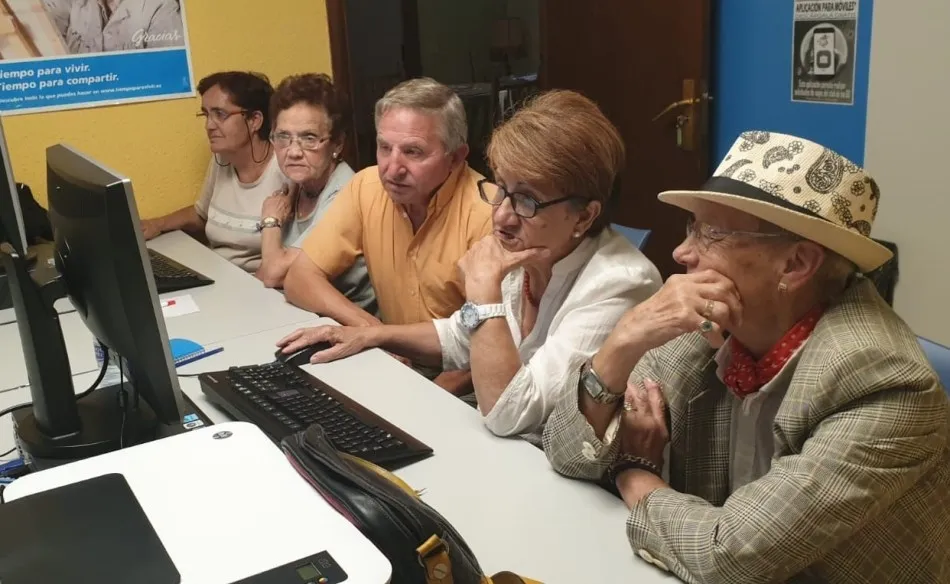 El Centro de Mayores ya tiene en marcha sus cursos otoñales, con el taichí de vuelta a la oferta  