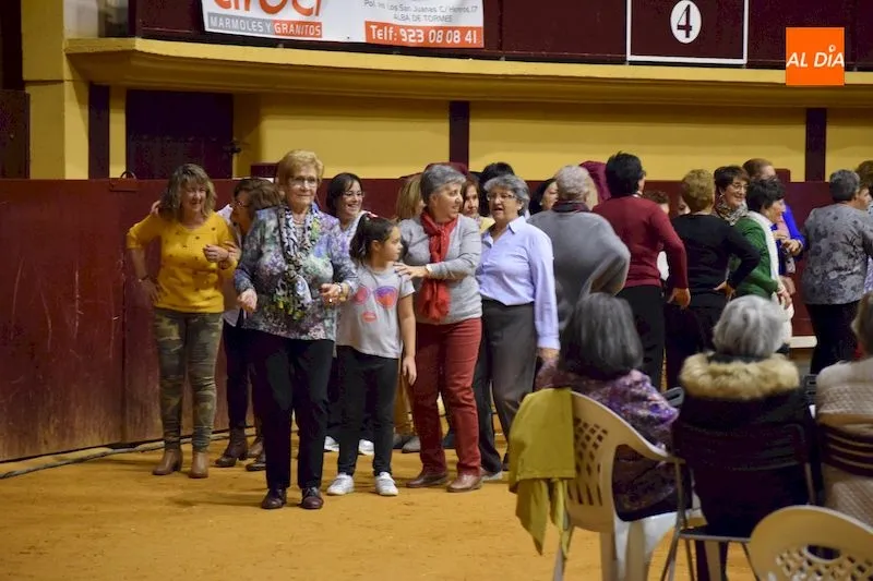 Foto 11 - Las mujeres festejan su d&iacute;a de las fiestas de Santa Teresa de Jes&uacute;s