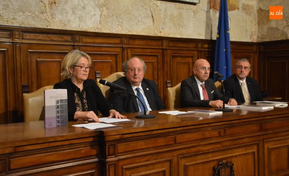 Presentación del libro en la Sala de Grados de la Facultad de Geografía e Historia. Foto: Lydia González