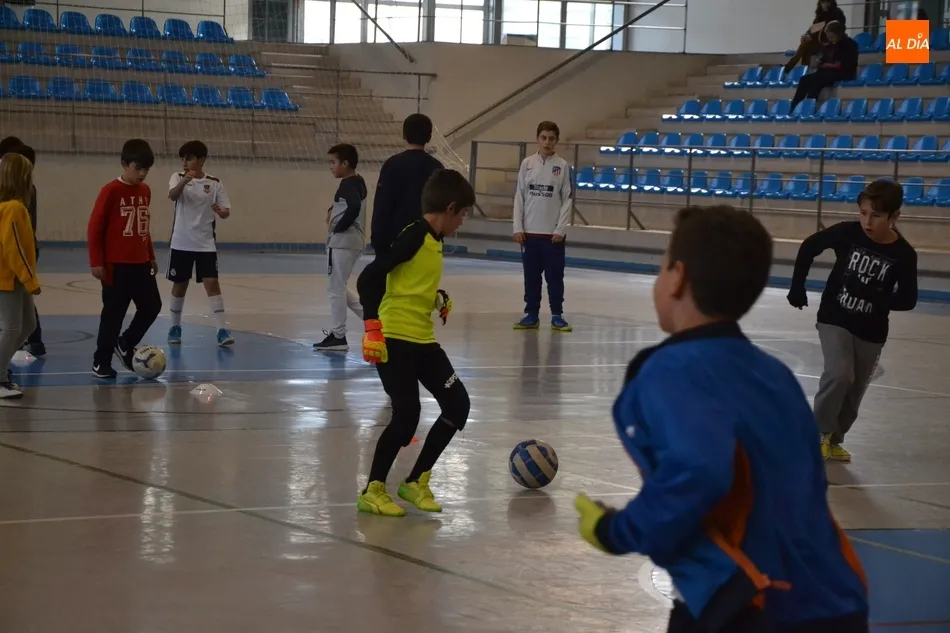 Foto 11 - La Escuela Municipal de F&uacute;tbol Sala re&uacute;ne este curso a medio centenar de ni&ntilde;os  