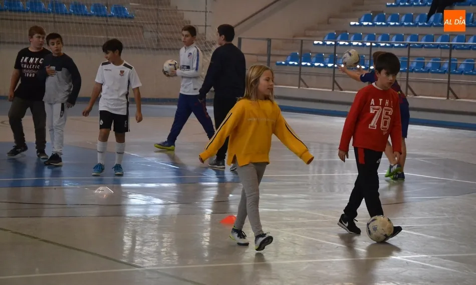 Foto 10 - La Escuela Municipal de F&uacute;tbol Sala re&uacute;ne este curso a medio centenar de ni&ntilde;os  