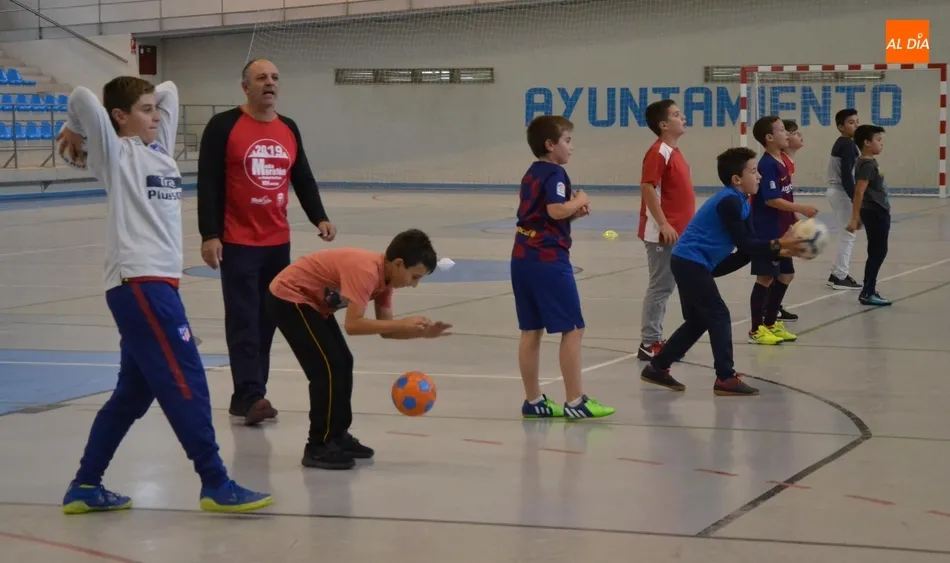 Foto 6 - La Escuela Municipal de F&uacute;tbol Sala re&uacute;ne este curso a medio centenar de ni&ntilde;os  