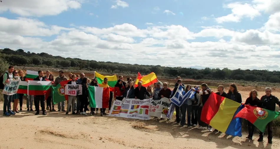 Foto 6 - J&oacute;venes de ocho pa&iacute;ses europeos protestan en Retortillo contra la mina de uranio  