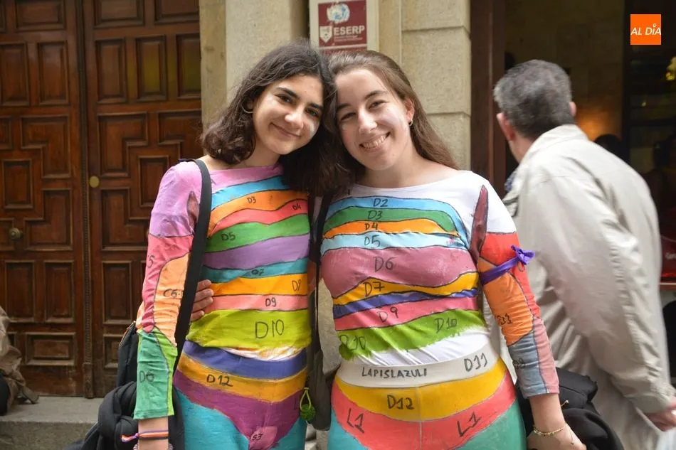 Foto 9 - Las fiestas universitarias del curso comienzan con el vistoso desfile del alumnado de Medicina
