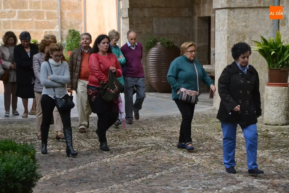 La zona noble del Palacio Episcopal recibe a sus primeros visitantes de calle tras más de 2...