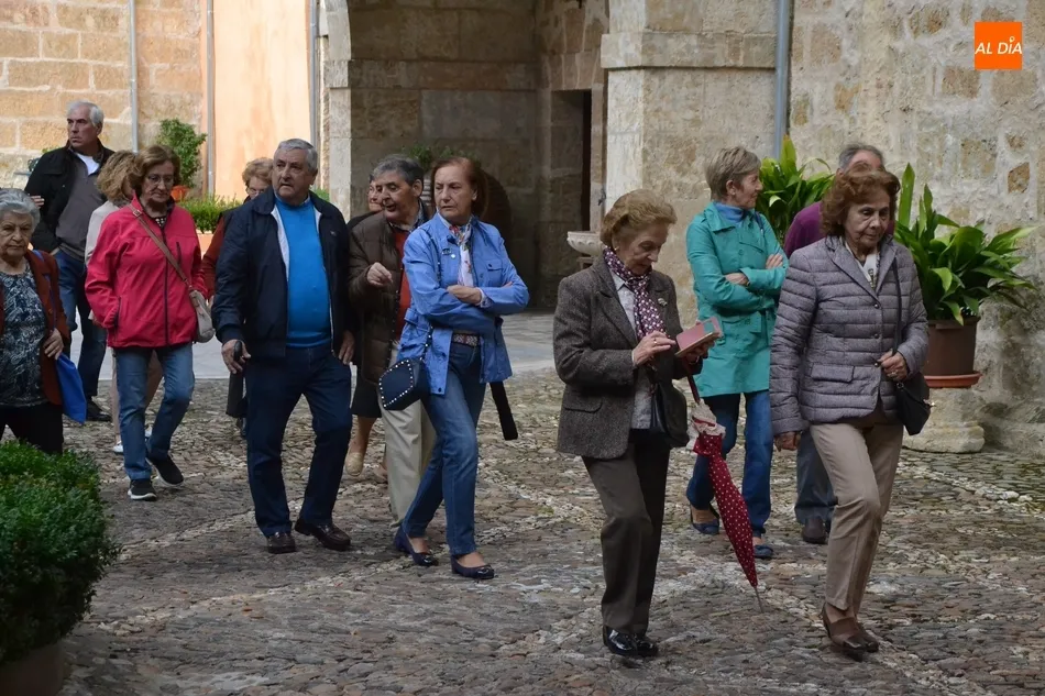 Foto 4 - La zona noble del Palacio Episcopal recibe a sus primeros visitantes de calle tras m&aacute;s de 2...