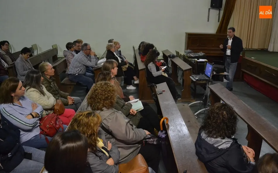Foto 3 - El IES Fray Diego retoma su proyecto contra el acoso escolar poniendo el foco en las redes sociales ...