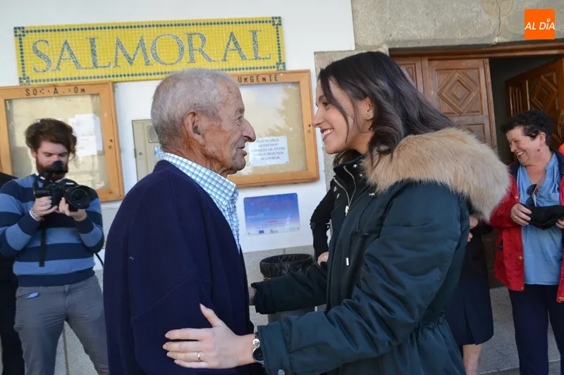 Foto 2 - In&eacute;s Arrimadas vuelve a sus recuerdos en su retorno a Salmoral&nbsp;