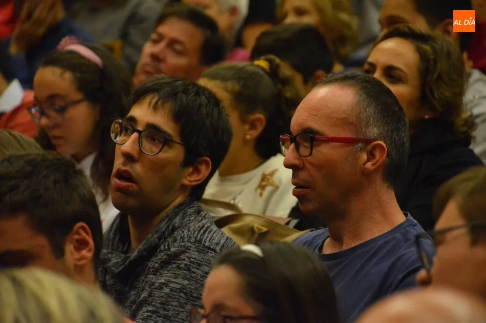 Foto 9 - El actor Jes&uacute;s Vidal llena el Teatro de Unicaja Banco con una conferencia sobre retos y superaci&oacute;n