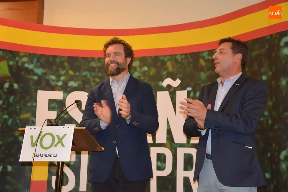 Foto 10 - Espinosa de los Monteros asegura que Vox trabajar&aacute; para "ayudar a hacer a Espa&ntilde;a grande otra vez" ...