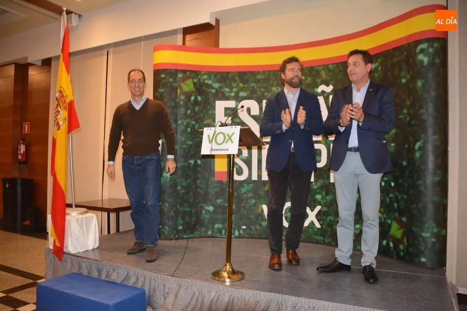 Foto 9 - Espinosa de los Monteros asegura que Vox trabajar&aacute; para "ayudar a hacer a Espa&ntilde;a grande otra vez" ...