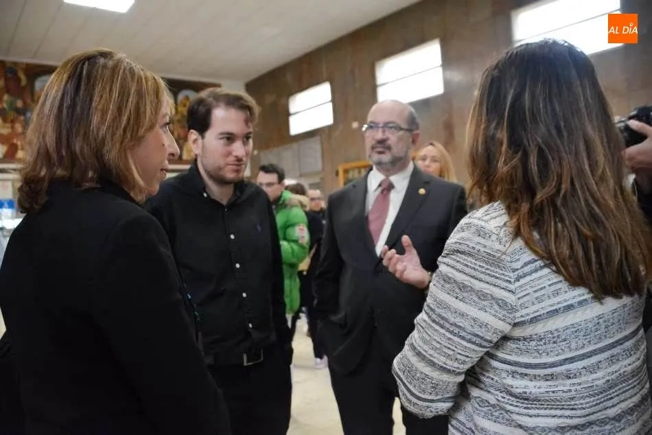 Foto 4 - El alcalde conoce los avances que el investigador Pablo Jambrina desarrolla con apoyo del...