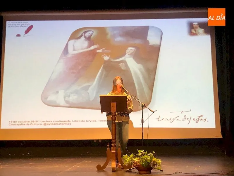 Foto 7 - Cerca de 200 albenses participan en la lectura continuada de poemas teresianos