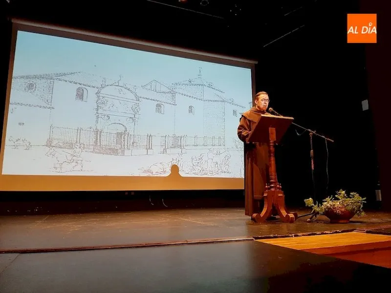 Foto 3 - Cerca de 200 albenses participan en la lectura continuada de poemas teresianos