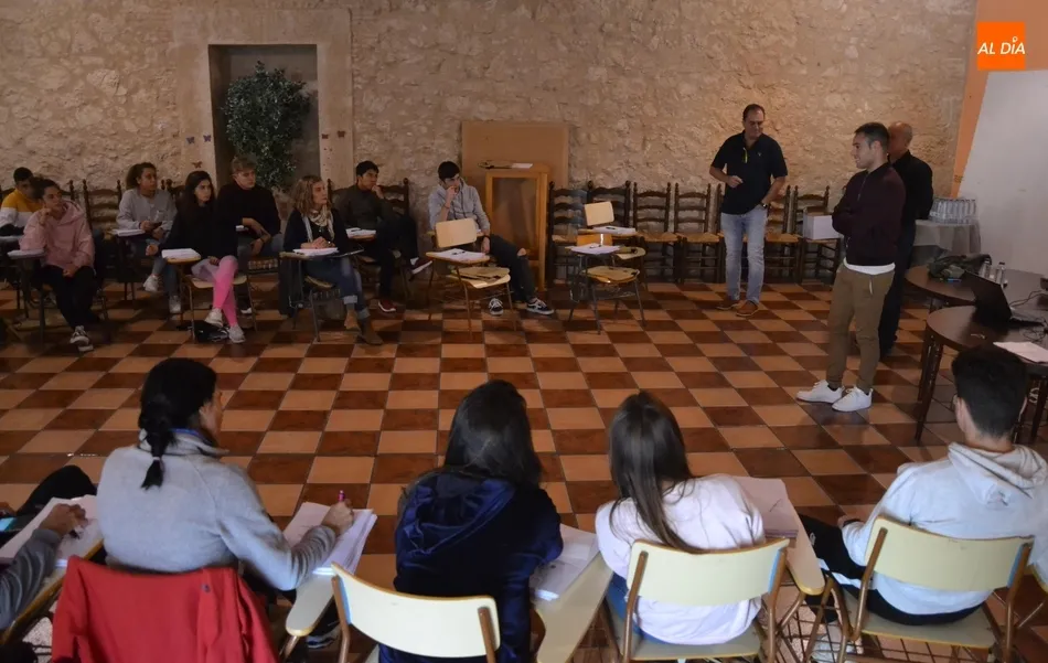 Foto 3 - Una treintena de personas asiste a un curso de monitor deportivo escolar de formaci&oacute;n  
