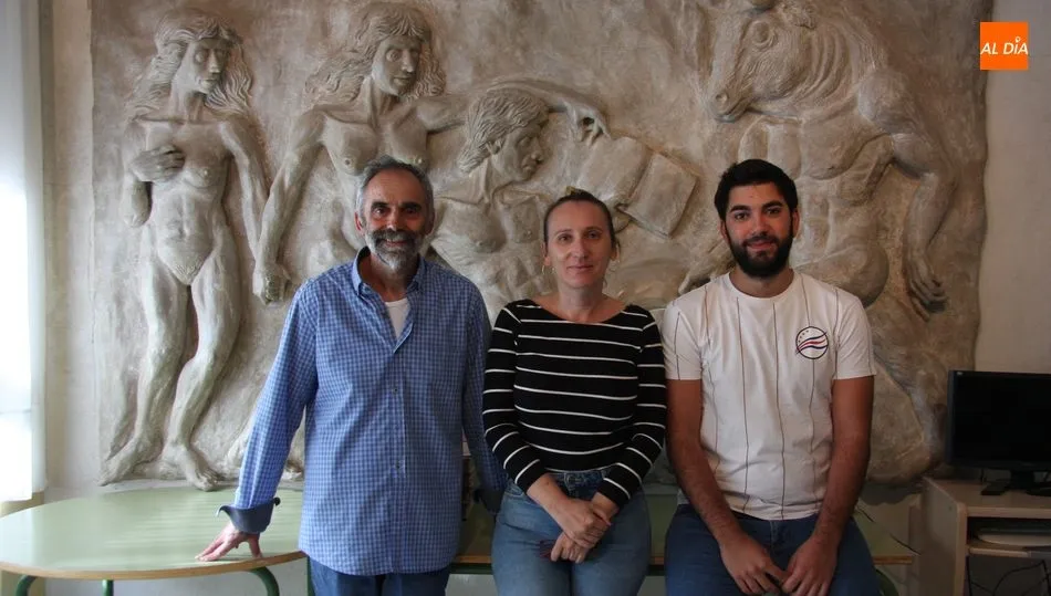 Juan Jesús Delgado, Raquel García y Eduardo Joaquín durante la presentación de la III Ruta de la Leyenda de Monleras / CORRAL